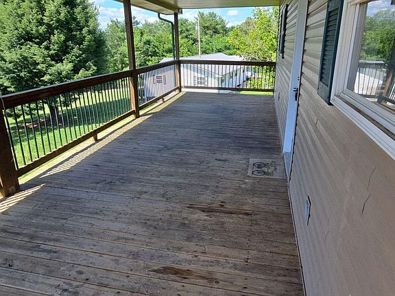 3rd image of 1374 Camellia Rd