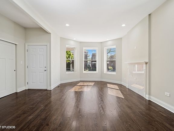 3rd image of 6812 S Dante Ave
