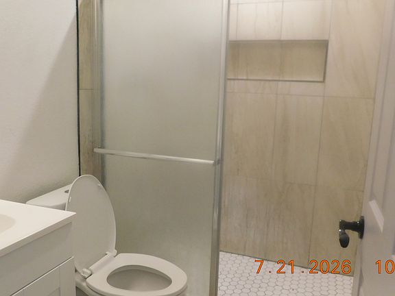 5th image of 425 POST OAK RD