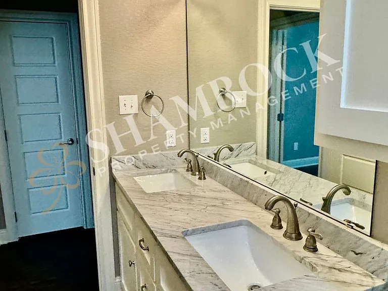 10305 T Bury — Photo 13