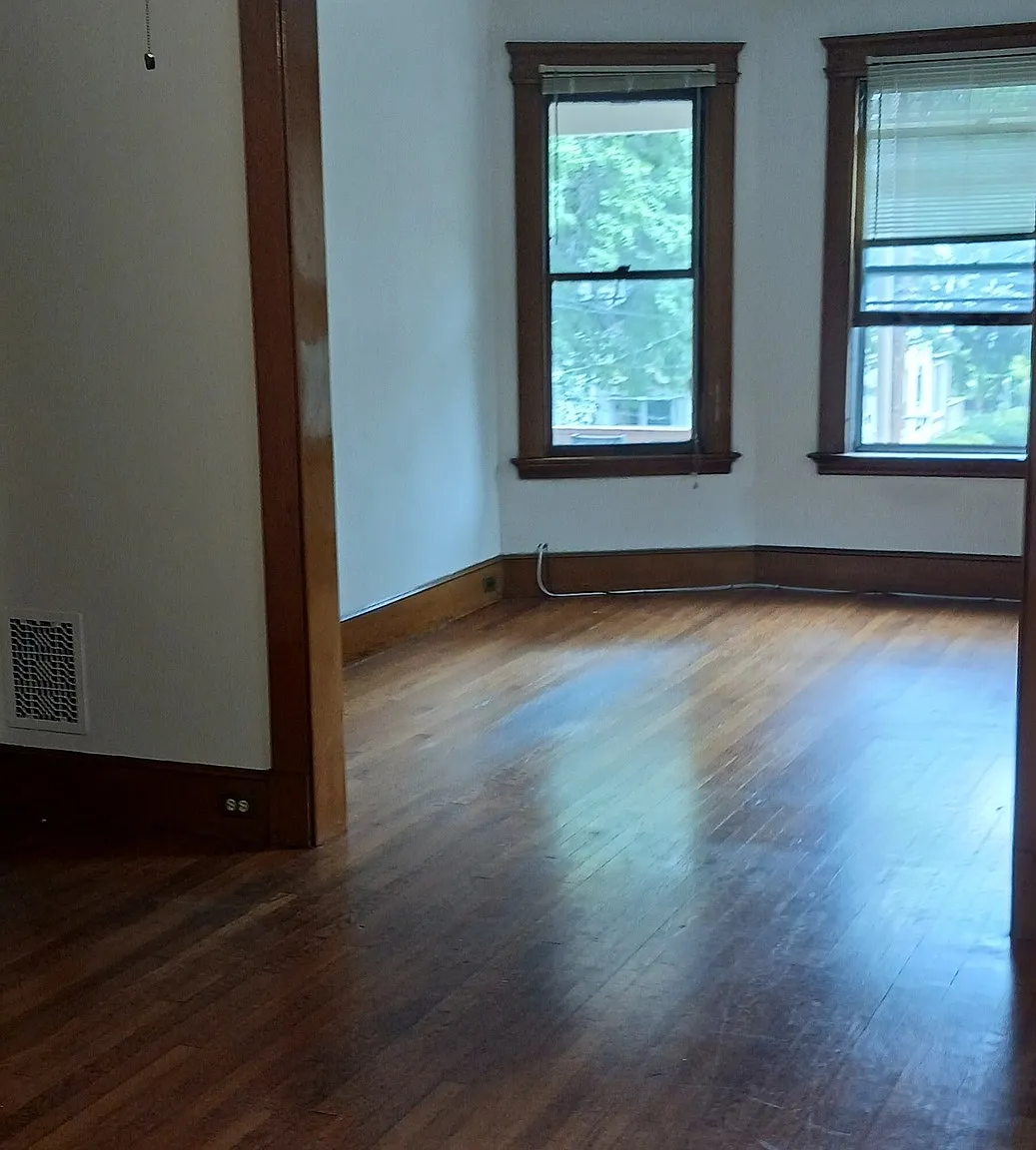 2 bed, 1.0 bath, 860 sqft, $2,000 — Photo 4
