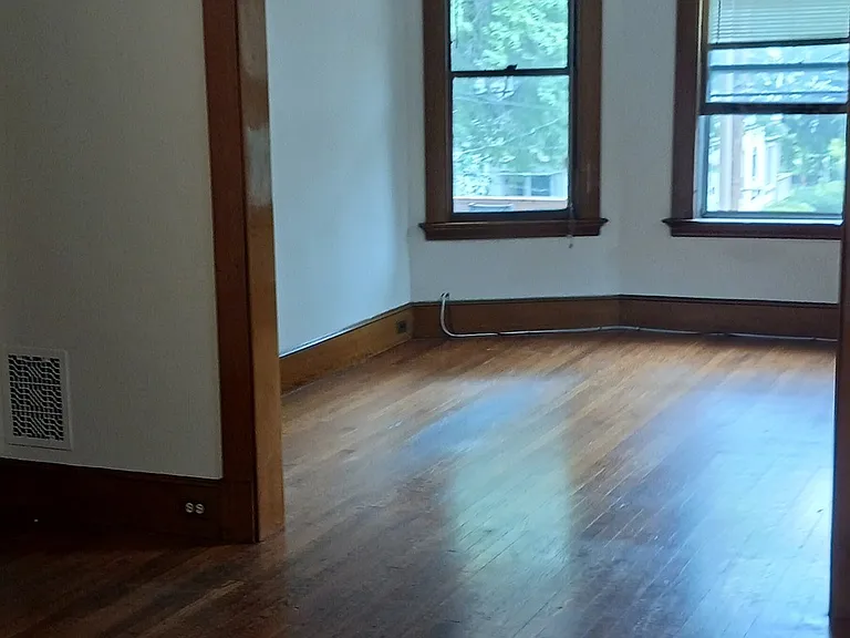 126 Edwards St — Photo 4