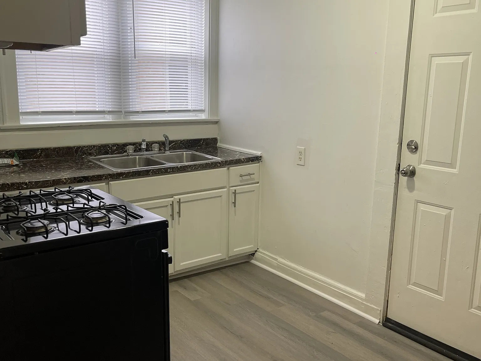 9051-9055 S. Ada Street - 2N — Photo 3