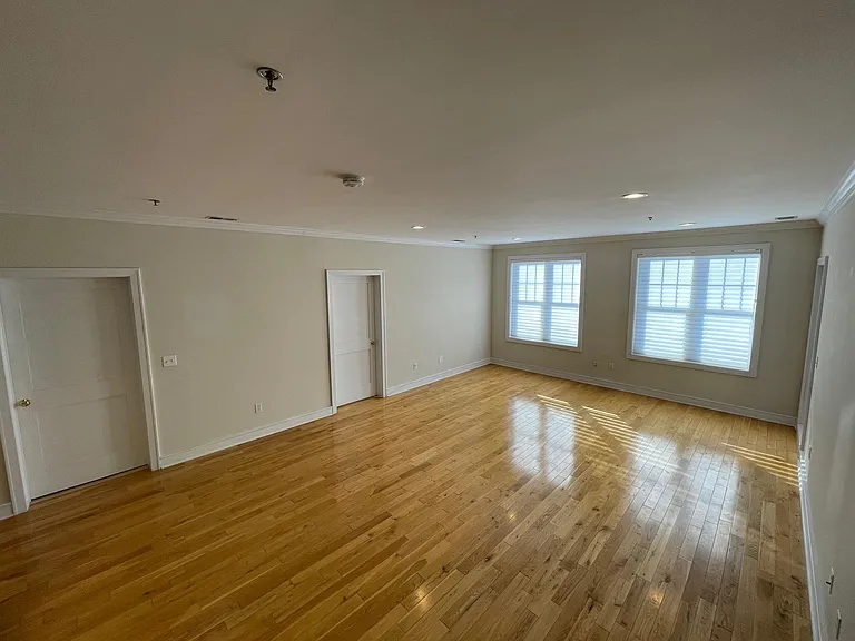 624 Monroe St #4B — Photo 3