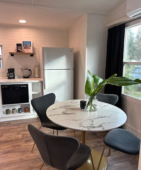 1300 N River Rd — Photo 26