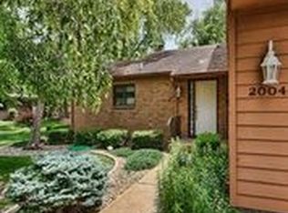 2004 Lakeside Ct, Champaign, IL 61821