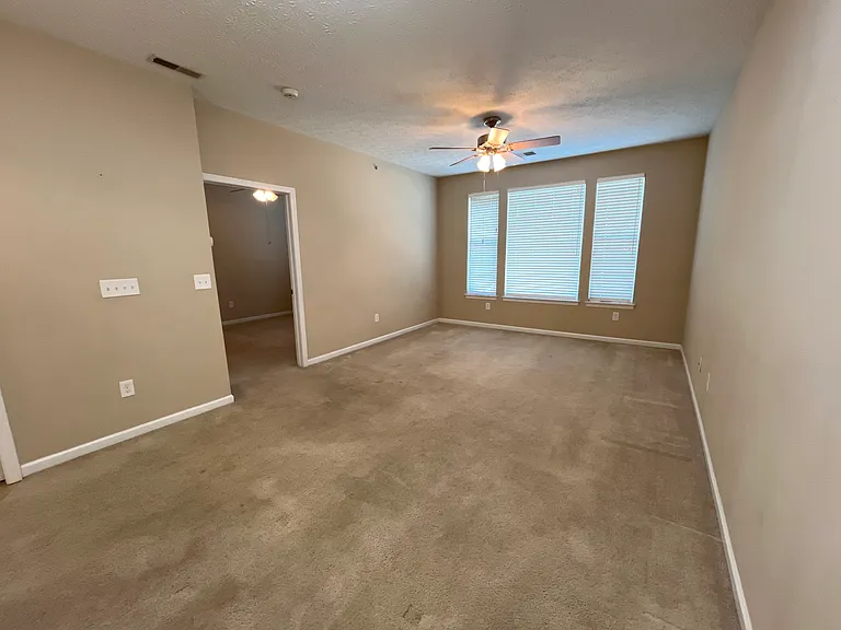Living/ Dining Room with Ceiling Fan