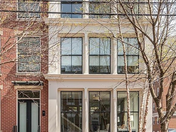 3rd image of 317 N Columbus St