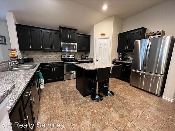 2nd image of 421 Brasenose St