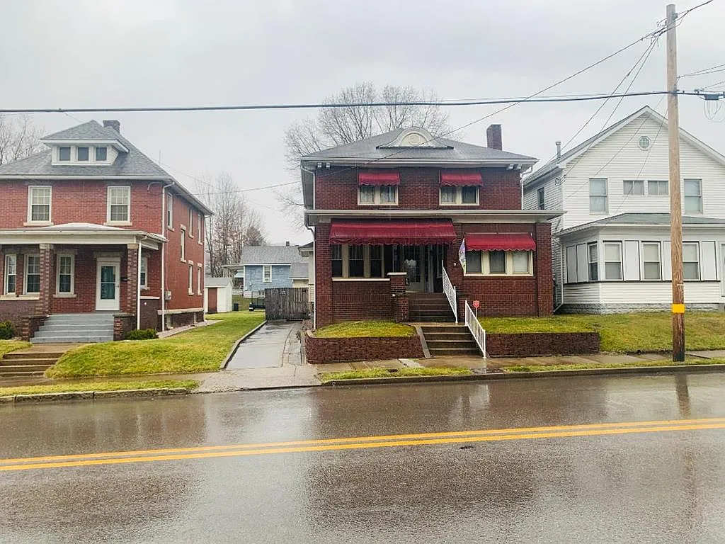 1702 1st Street photo 1