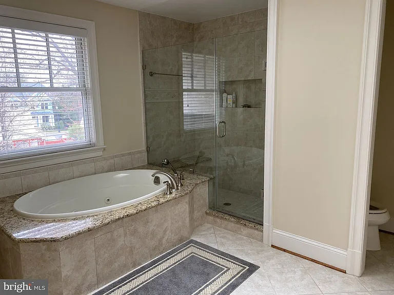 2138 Patrick Henry Dr — Photo 30