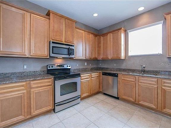 5th image of 1143 Priory Cir