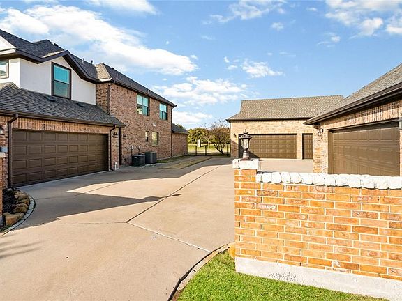 4th image of 255 Stanford Dr