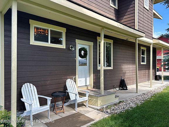 3rd image of 309 Forest View Dr