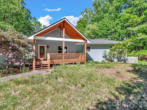 3rd image of 125 Winding Ridge Rd