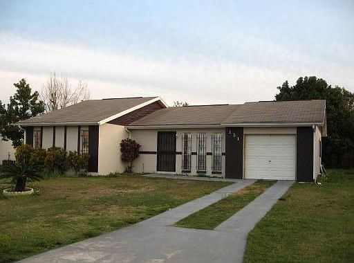 1st image of 121 Guaymas Dr