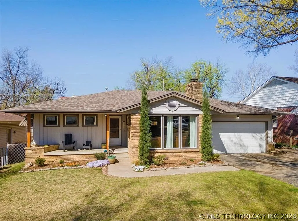 3 bed, 1.5 bath, 1418 sqft, $1,950 — Photo 3