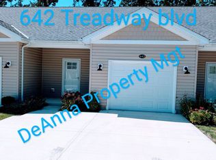 640 Treadway Blvd, Sheffield Lake, OH 44054