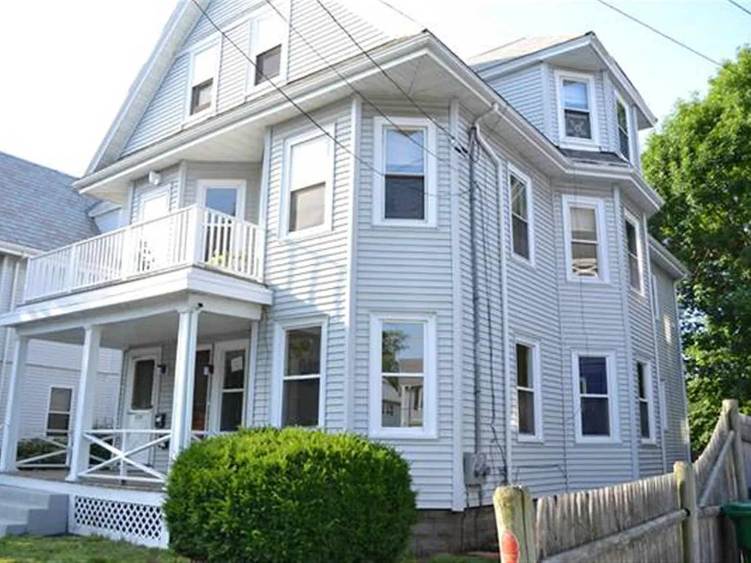 3 bed, 1300 sqft, $3,900 — Photo 1