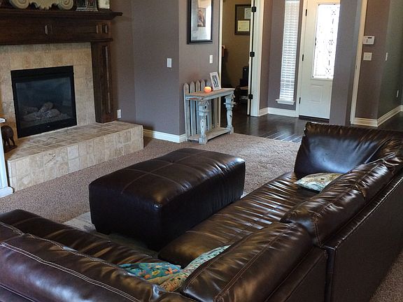3rd image of 822 Sedona Dr