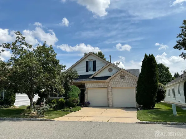 100 Chichester Rd, Monroe Township, NJ 08831