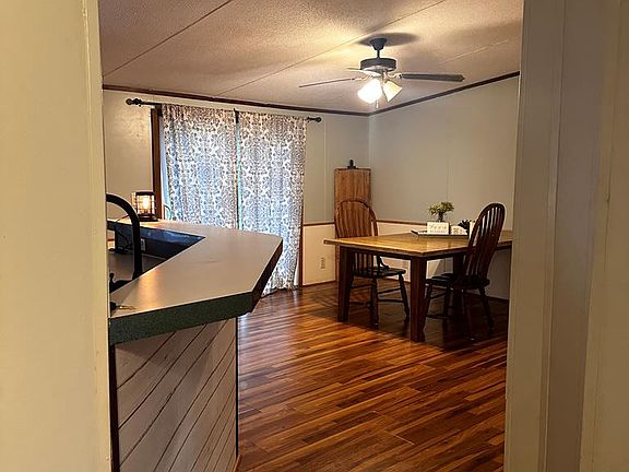 4th image of 213 Haymarket Dr