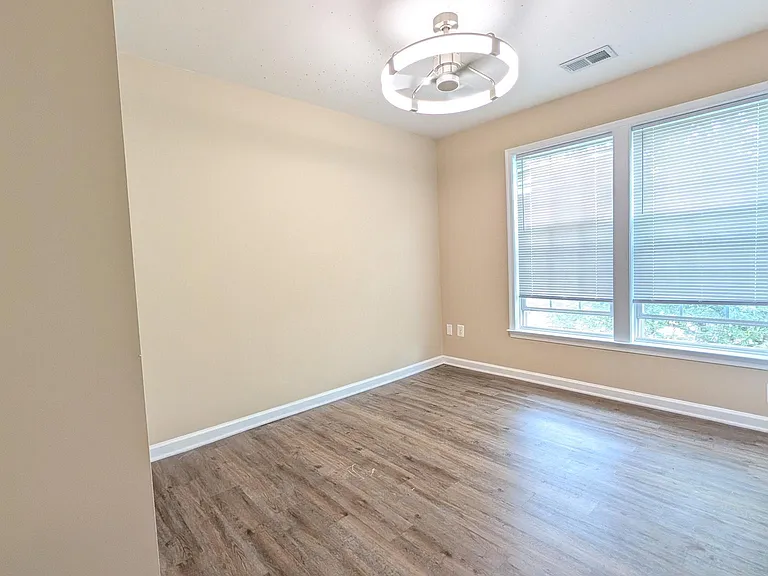 211 Shirley Sq SE — Photo 25