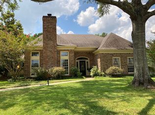 707 Spring Lake Dr, Pearl, MS 39208