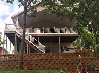 222 Center Point Dr, Montezuma, IA 50171