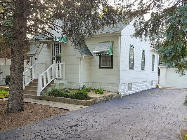 1st image of 836 East Ave