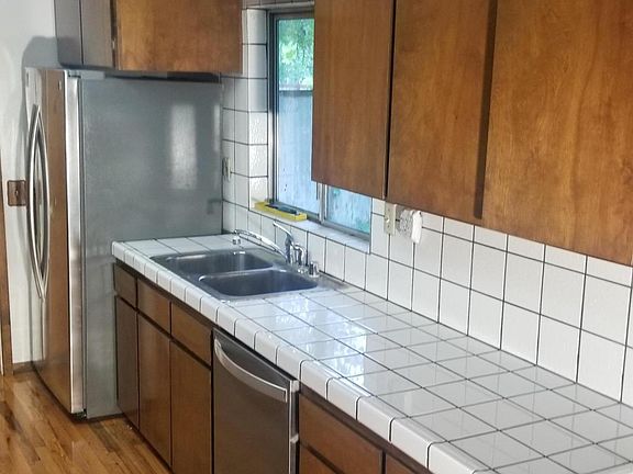 4th image of 2999 Brier Ln