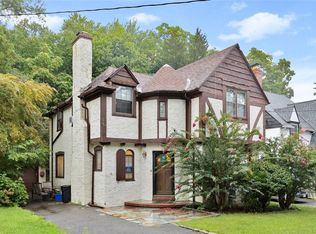 126 Parkview Dr, Bronxville, NY 10708