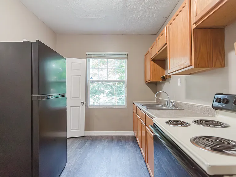 1103 N Keystone Ave — Photo 5
