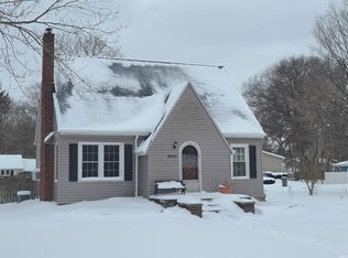 2803 Greenwood Ave, Trail Creek, IN 46360