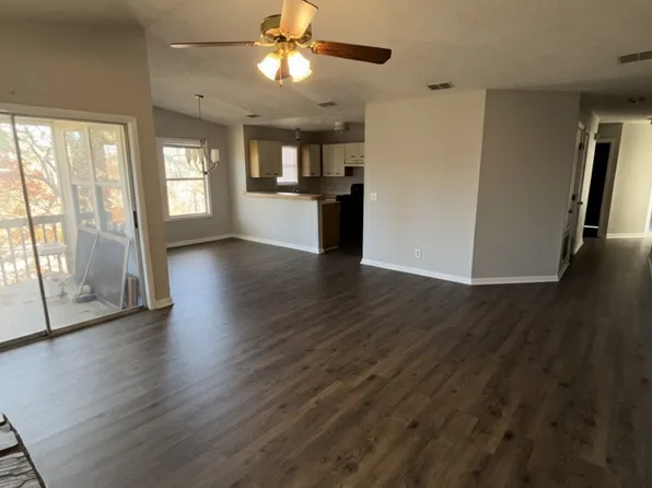 1025 Wood Creek Dr APT 9, Fayetteville, NC 28314