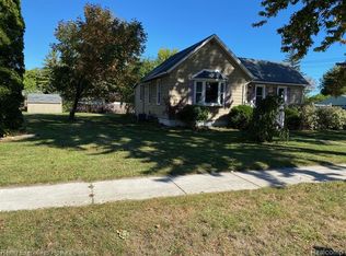 1613 Lyon St, Port Huron, MI 48060