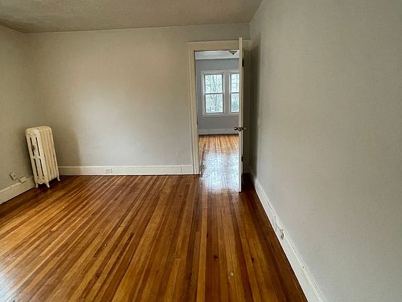 4th image of 39-41 Anthony St Unit 3
