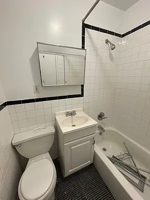 Rented by Crosstown Apartments NYC | media 19