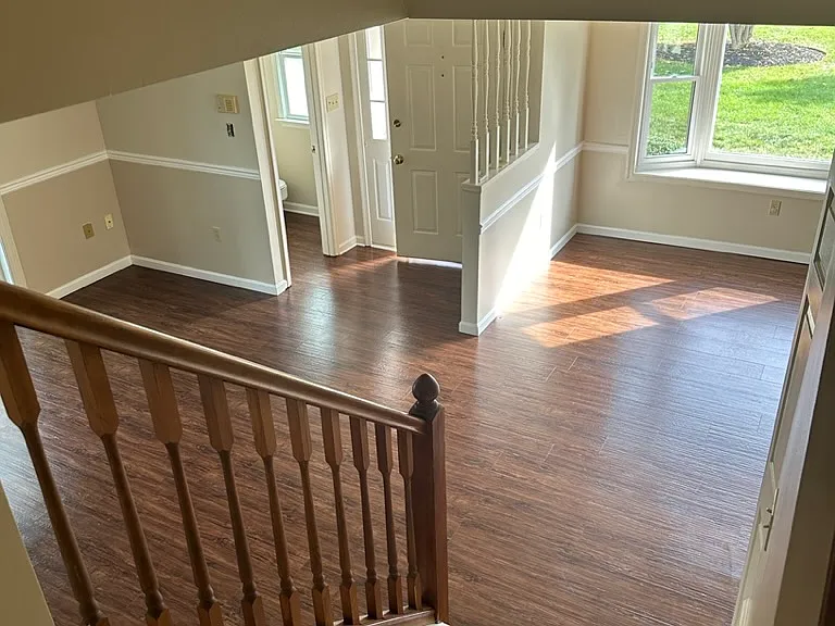 375 Jonathan Ct — Photo 3