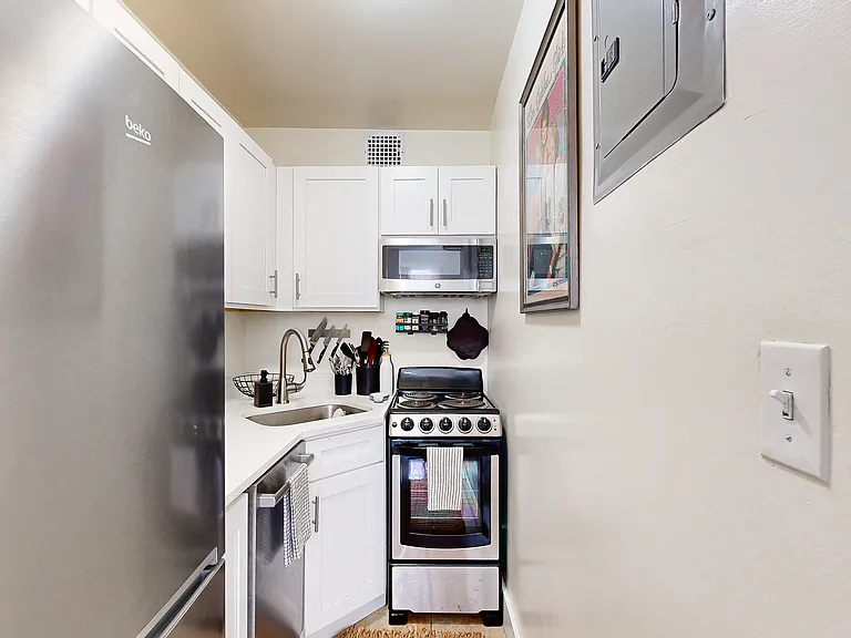 169 W 85th St #3A — Photo 8