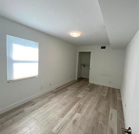 2nd image of 102 S K St APT 2