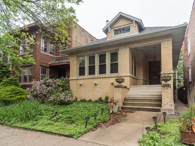 6613 N Ashland Ave, Chicago, IL, 60626