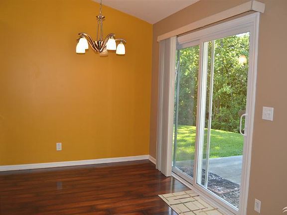 5th image of 765 Tartans Glen Street