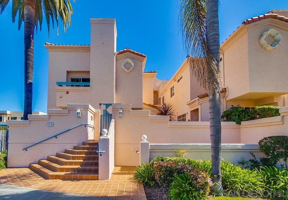 1st image of 7553 1/2 La Jolla Blvd #1