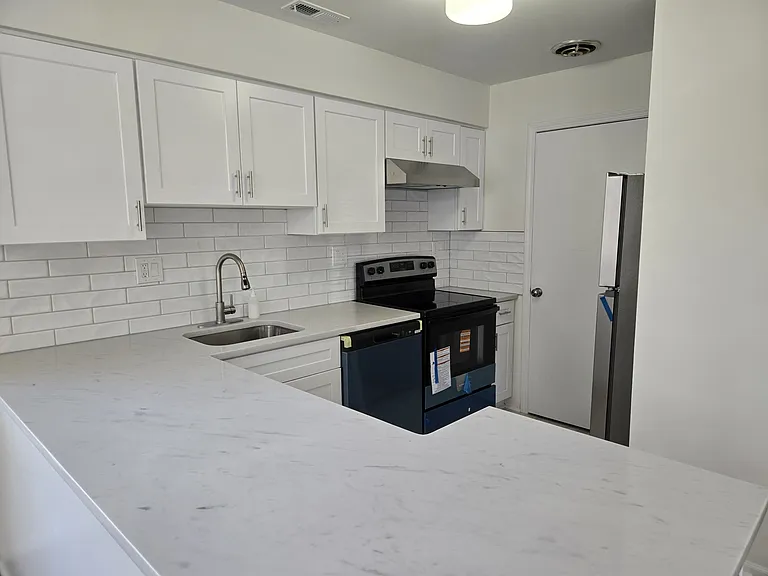 593 S Dove Rd #A — Photo 3