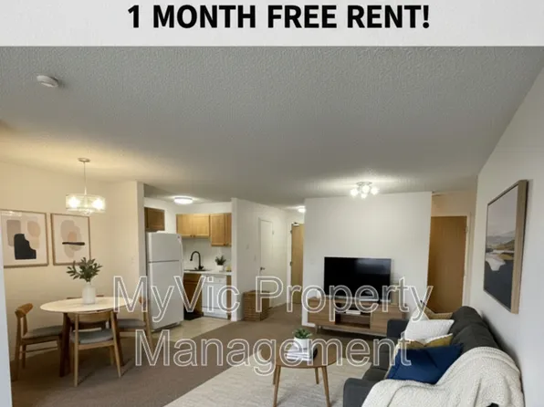 3007 35th St NW, Edmonton, AB T6L 5J2
