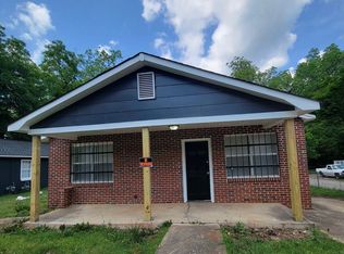 909 E 8th St, West Point, GA 31833