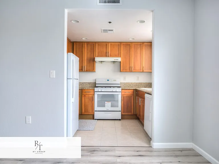580 W Main St #302 — Photo 15