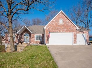 401 Canyon Dr, Pleasant Hill, MO 64080
