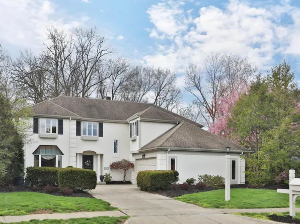 6695 Lakeside Cir W, Worthington, OH 43085